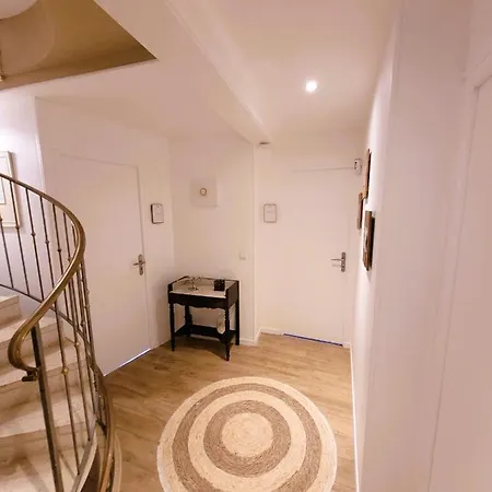 La Maison Pere Camembert Bed & Breakfast