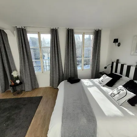 La Maison Pere Camembert Honfleur