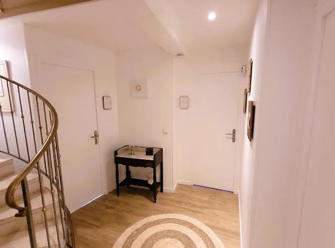 La Maison Pere Camembert Bed & Breakfast